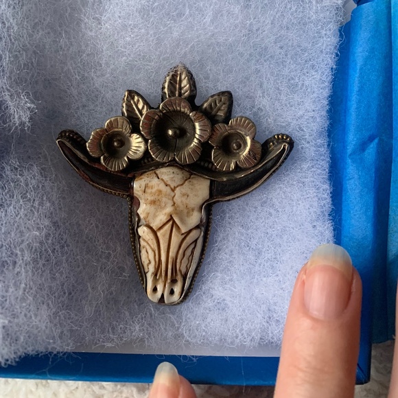 Bone Buffalo Bull Pendant - Picture 3 of 4